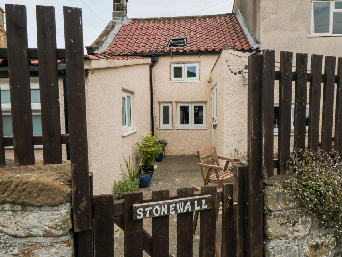 Stonewall Уитби Экстерьер фото